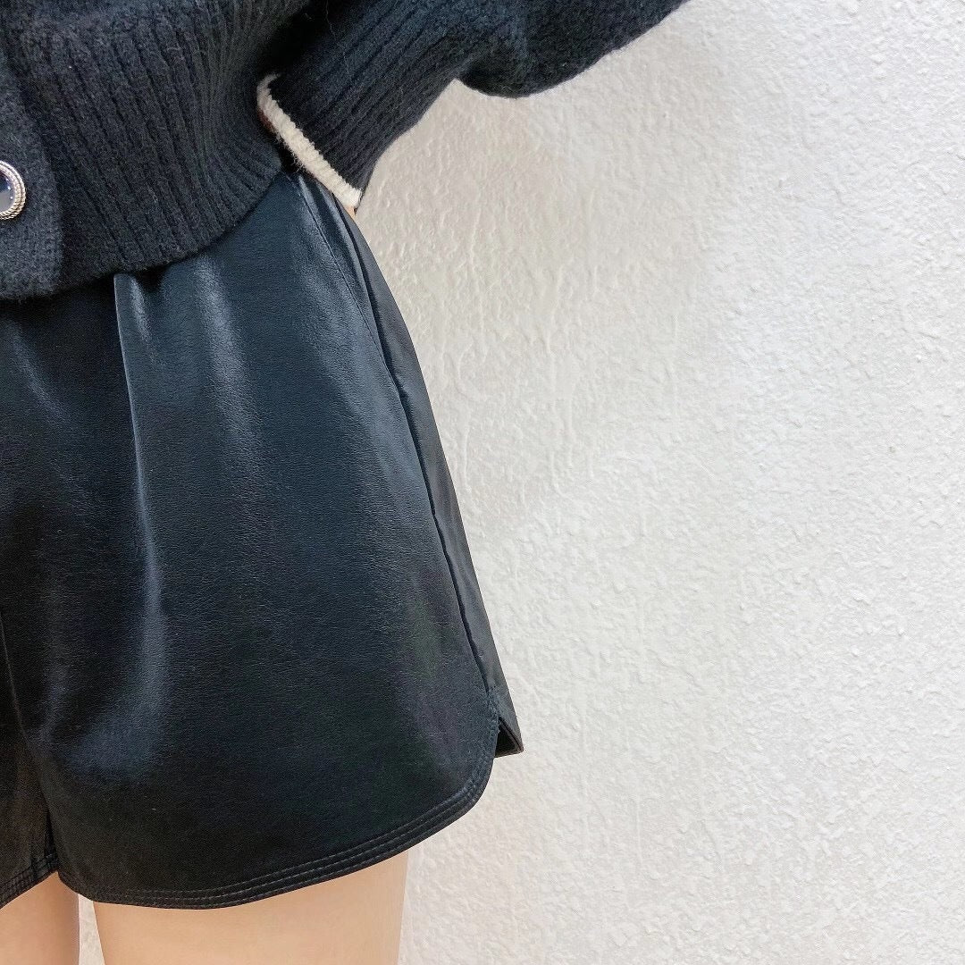 High Waisted and Slim Extra Soft SHORTS